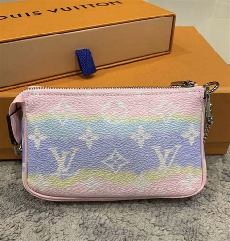 louis vuitton mini pochette france|Louis Vuitton escale mini pochette.